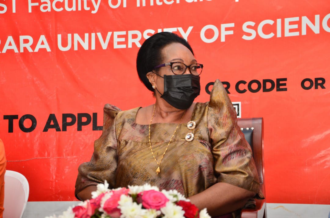 dickson_namisi's tweet photo. Hon. Minister of state for ICT, OWEK. @Hon_Ssebugwawo has graced the occasion of 8th Annual #CAMTech Uganda that is aimed at building a Resilient Healthcare system in the Era of Emerging Pandemics through innovations.
#HealthCareHack2022
@azawedde @MosesWatasa @EdwardGEN256 https://t.co/T1eHI59oid