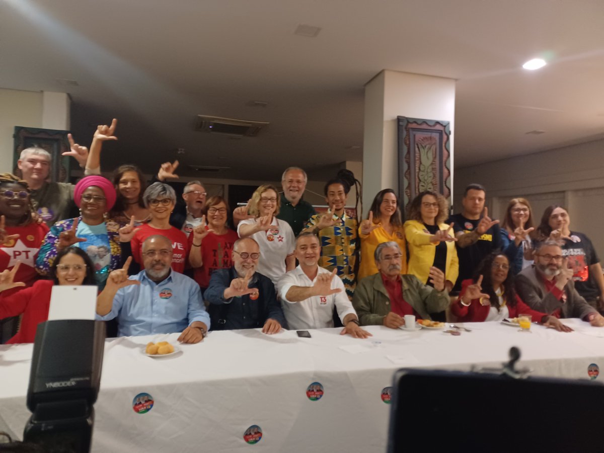 Candidato Edegar Pretto toma café da manhã com demais candidatos da coligação Frente da Esperança, no Hotel Plaza, no Centro de Porto Alegre #EleiçõesNaGaúcha #EleiçõesNaRBS2022