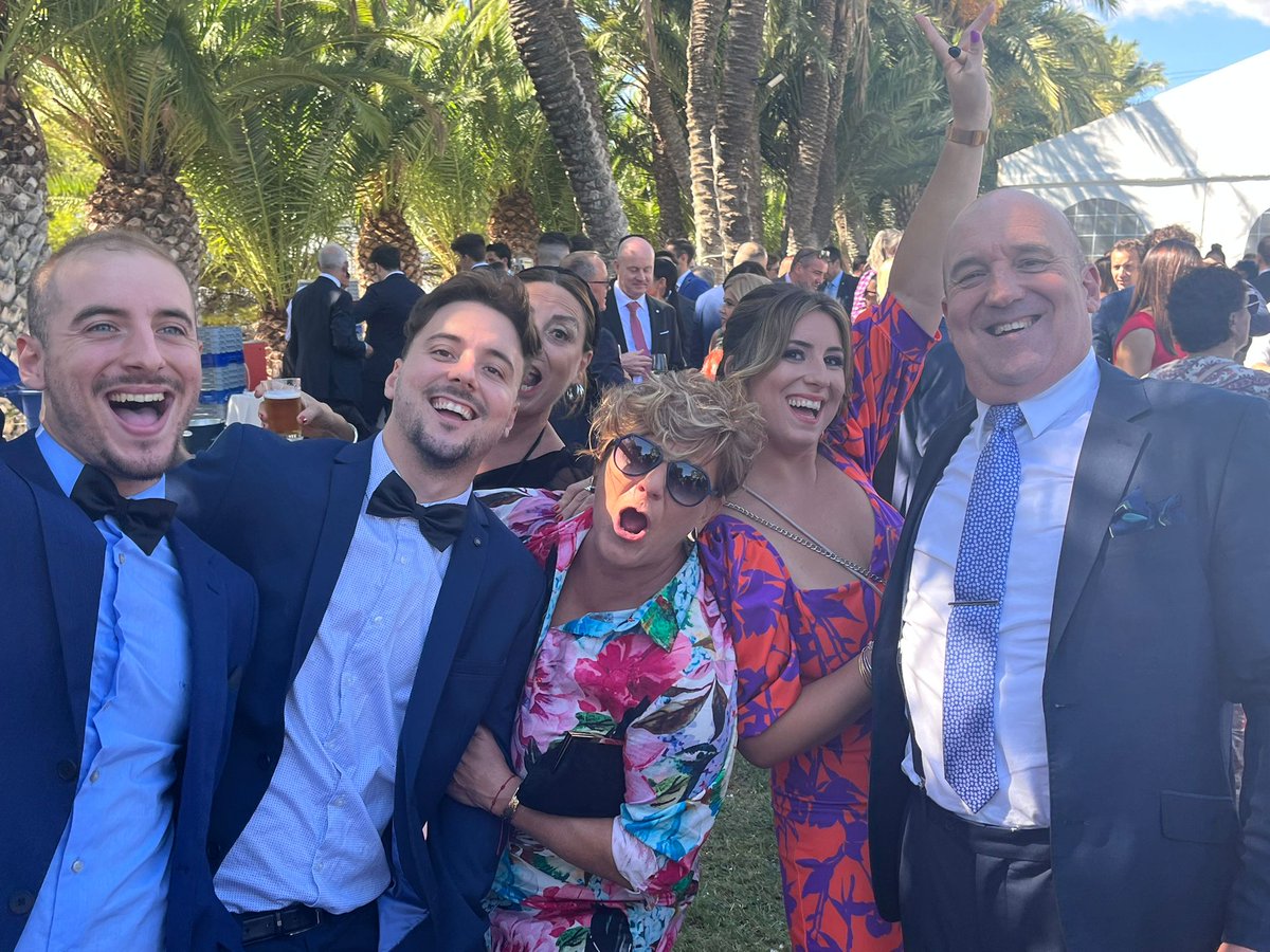 alvarolli's tweet photo. Sé muy bien donde deposito mi amor https://t.co/Ma7ITVv1rS