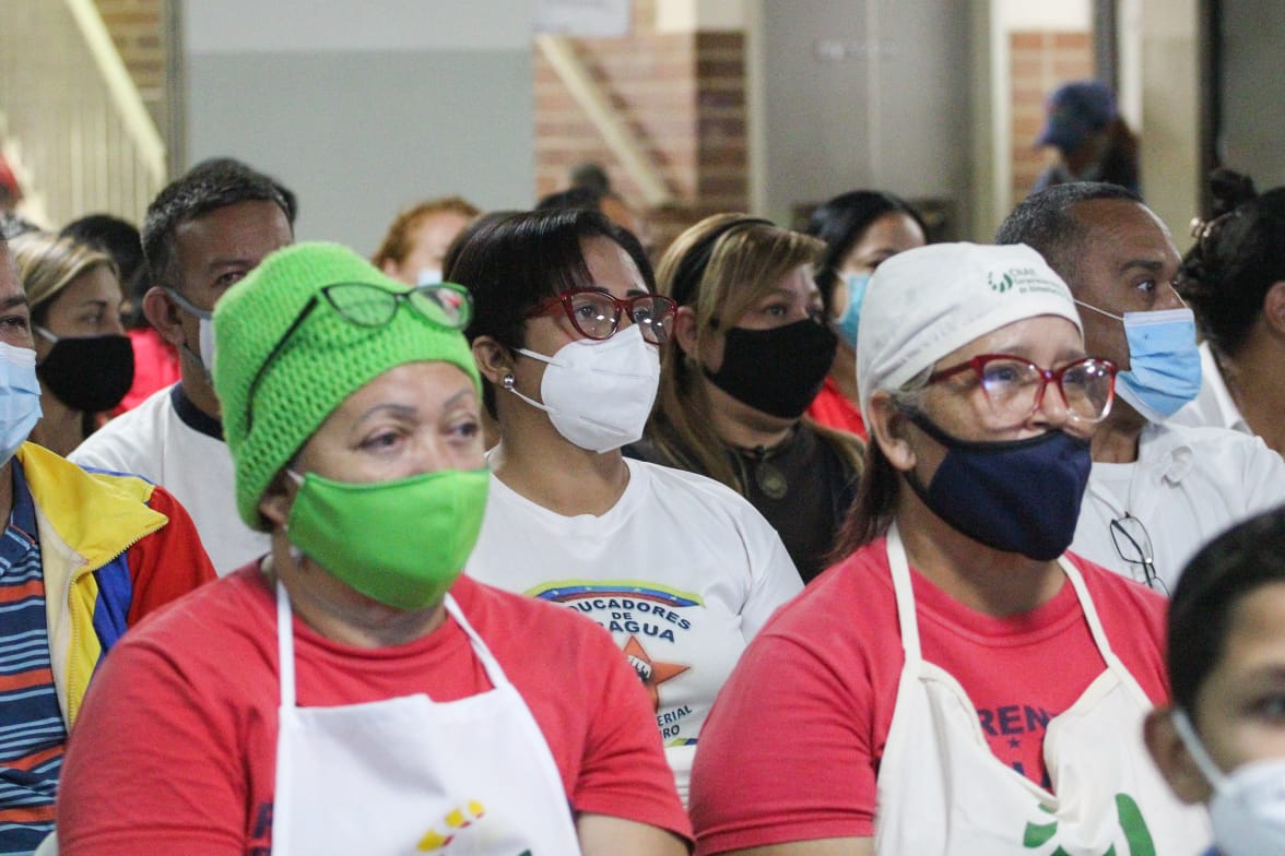 AHORA | "La alimentación escolar está formada por 3mil 536 cocineros y cocineras de la patria" #AraguaEsEducación