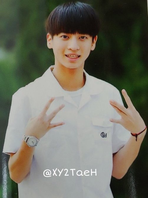 38. beomgyu bought a watch for the first time and he gifted it to taehyun ;(( tyun used to wear it a lot and even wore it for his graduation picture