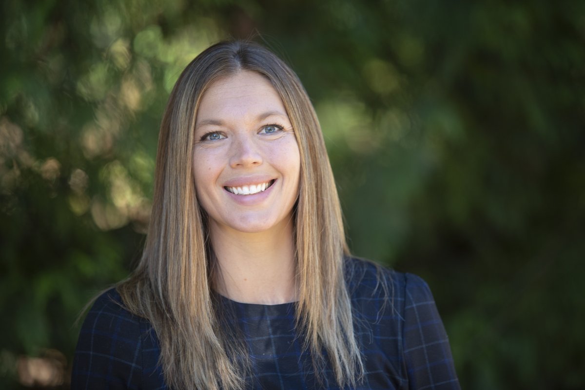 viunews's tweet photo. When Dr. Serene Kerpan returned to Vancouver Island University this fall to teach and conduct research in the Kinesiology program, she was joining professors who had mentored her when she was a student at VIU years ago. Read more about Serene: https://t.co/CdLX1evX3W @VIU_Alumni https://t.co/KwJz4cJVGg
