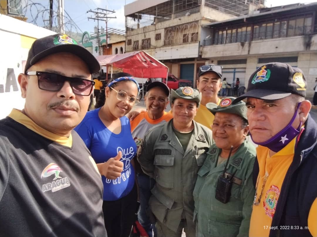 Con los lineamientos del Presidente nacional y la Gobernadora, el equipo nueva época capitulo seguridad ciudadana junto con la Dirección de seguridad ciudadana realizaron visita al colegio Felix María Paredes 
#AraguaEsEducacion 

<a href="/NicolasMaduro/">Nicolás Maduro</a> 
<a href="/dcabellor/">Diosdado Cabello R</a> 
<a href="/Soykarinacarpio/">Karina Carpio</a>