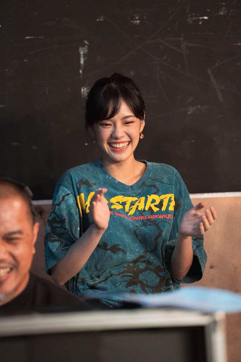 พิเฌอก็คือมีเเสงออกจากตัวอะ 
ในทีวีคือออร่าพุ่งมากกกกกก
ยิ้มทีคือโลกสดใสเลยยยยย
Cherprang Variety 
#เฌอปรางก็มาดิคร้าบ
#CherprangBNK48