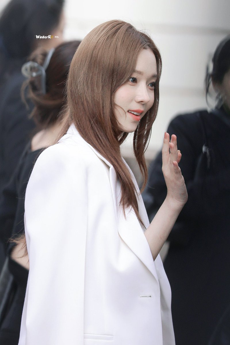 221002 Givenchy

🤍🤍🤍

#aespa #에스파 #aespaxGivenchy 
#WINTER #윈터