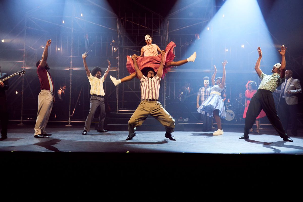 LS_on_stage's tweet image. "Black Legends" de Valéry Rodiguez à Bobino rend actuellement hommage à la musique américaine noire.  Magnifiquement interprétés par des artistes au talent incomparable, ils remontent le temps en égrenant ces pépites qui nous fait danser et chanter. 
surlesplanches.org/musical-black-…