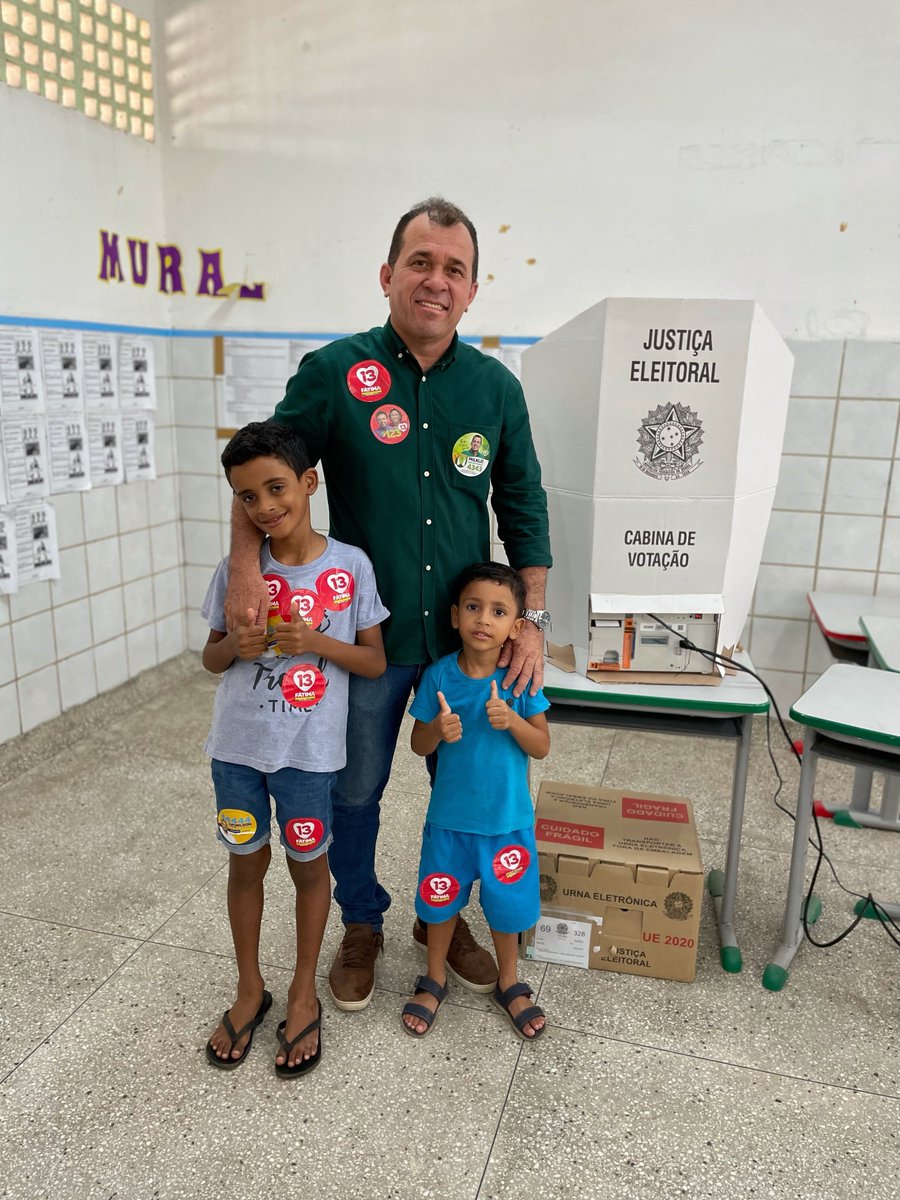 milkleileite's tweet photo. Missão cumprida! É participando que nossa democracia se fortalece. https://t.co/vzwNrMOMqO