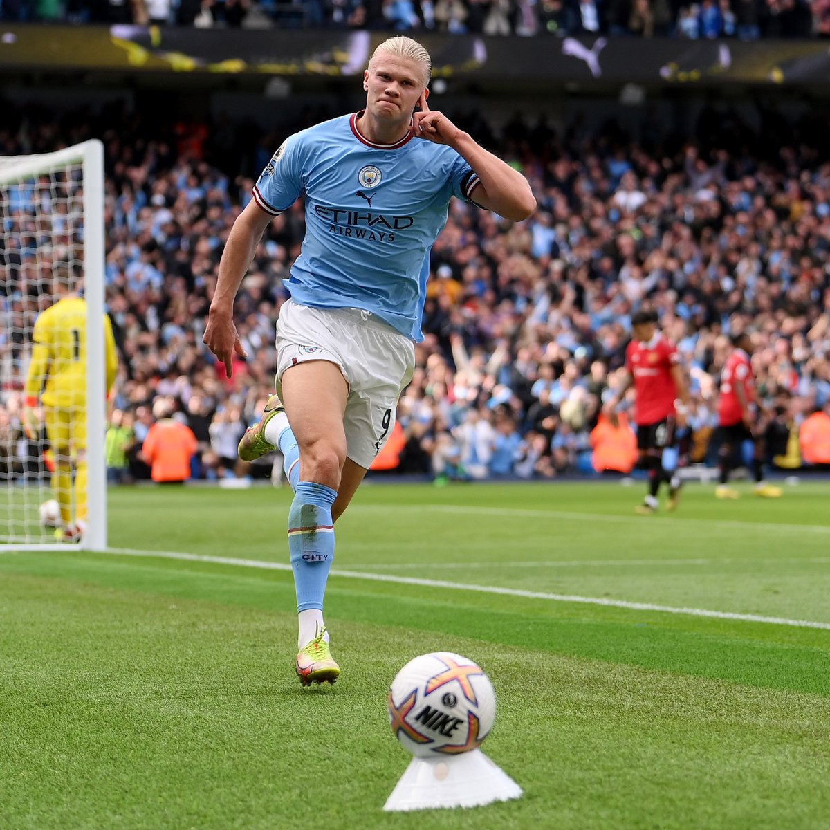 Premier League Arabic tweet media