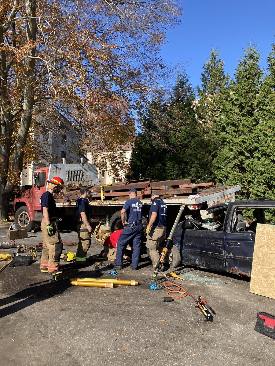 RescueWeekend's tweet photo. This year’s Rescue Weekend has been scheduled! Save the date: November 19th and 20th, 2022. Instructors from near and far, skill sessions and scenarios, all rescue all weekend. #rescueweekend @bccrs @RockvilleVFD @mcfrsPIO #mcfrs #bccrs #rvfd #heavyrescue #rescue1 #rescue3 https://t.co/I4NuvkSeJs