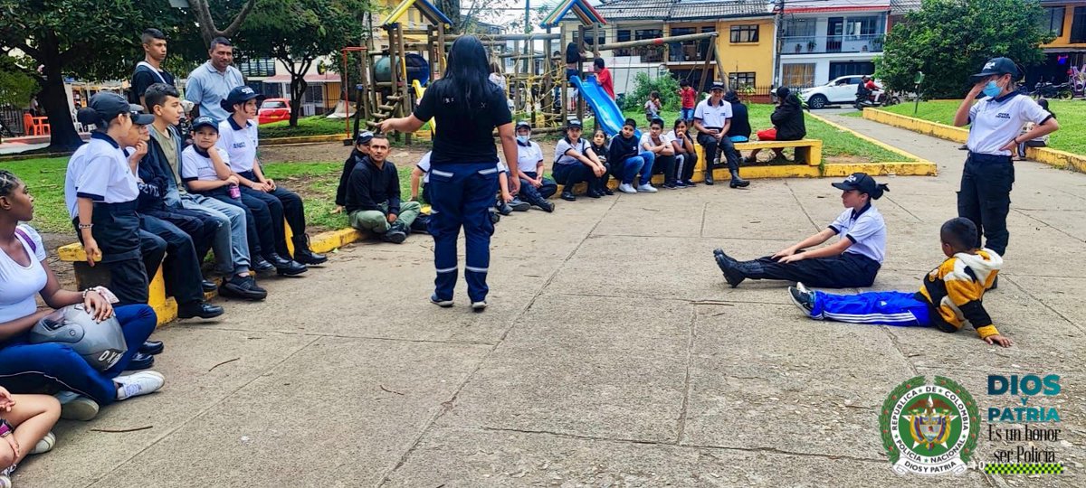 PoliciaPopayan's tweet photo. #ComunaOcho | Gracias a las gestiones adelantadas por nuestro grupo de prevención y educación ciudadana, nuestra Policía Cívica juvenil de #Popayán fue capacitada en diferentes temas de seguridad y primeros auxilios. #DiosYPatria #EsUnHonorSerPolicia https://t.co/rX2YIemWHW