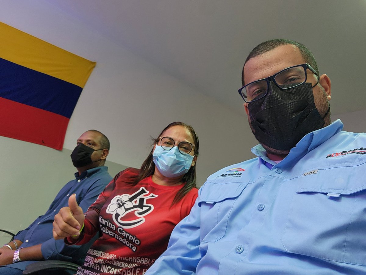 SUPRARAGUA_'s tweet photo. Desde la dimensión económica productiva presentes en el programa #YoSoyAragua junto a los docentes, alumnos, padres y representantes, e Instituciones del estado Bolivariano de Aragua. #AraguaEsEducación https://t.co/On52NIHmir