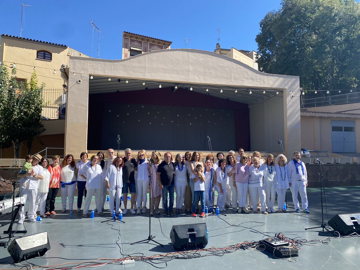 SomCapacos's tweet photo. Avui al migdia hem ofert un concert benèfic per part del cor "Amazing Gospel". Ha estat un plaer escoltar-vos, molt animat, ha estat un èxit. Us agraïm molt la vostre col·laboració en un projecte com el nostre. Moltes gràcies a tot! @AjuntaMartorell @ArcSantMarti https://t.co/3yJzb5O6JE