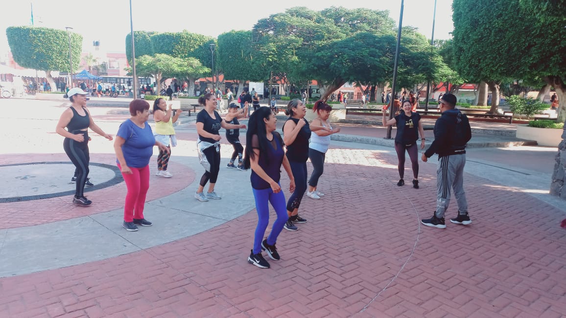 movilidad_leon's tweet photo. 💫¡Nos activamos con la Ruta León! #Master24fit 🌞🚲🍦
¡Promovemos la activación física,salud y recreación!
¡Nos activamos en ritmos latinos!
#ViveTuCiudad🦁
#SomosGrandes #SomosFuertes #SomosLeón https://t.co/UgYFQIetlN