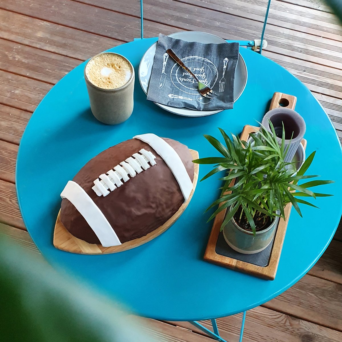 40YARDSofficial's tweet photo. 🔥🍰🏈Endlich wieder da: Unsere 40YARDS American Football Backform!
Jetzt noch besser: Massiver Stahl, mit Standfuß & Antihaftbeschichtung. 💯
#40YARDS #footballkuchen #americanfootball #kuchen #rannfl #nfl #football #footballcake #ran #rannflsüchtig #nfllondon #cake https://t.co/S4ji8gTxO5