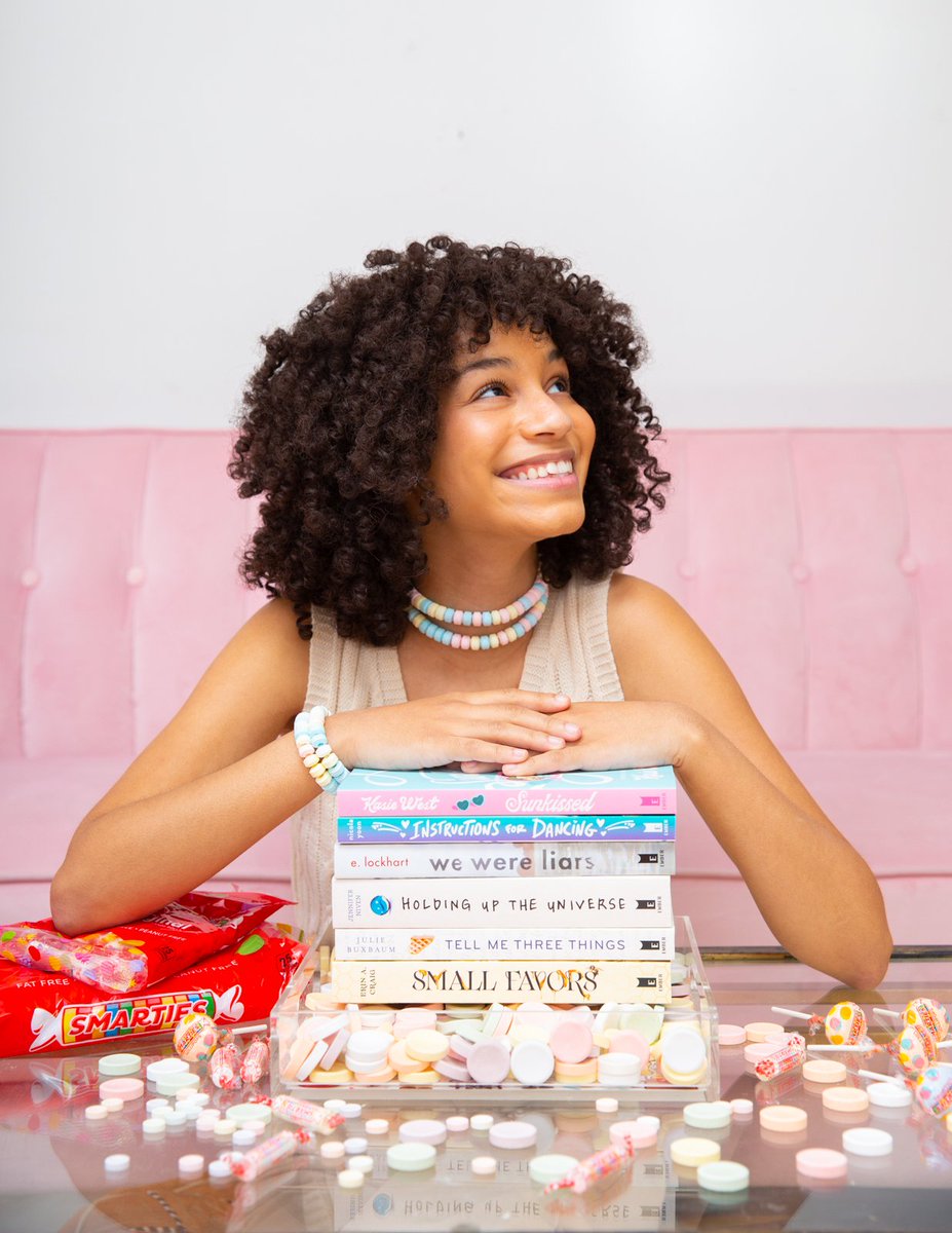 Smarties's tweet photo. #Giveaway 1 lucky winner will receive a big box of @Smarties candy and these @GetUnderlined books to celebrate National Smarties Day!

HOW TO ENTER:
1. Follow @Smarties + @GetUnderlined
2. Like &amp; RT
3. Reply with your current read and favorite #smarties flavor! https://t.co/gAeHvs2tjy