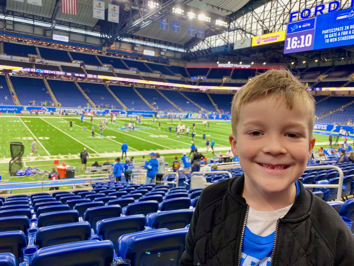 MTSchip's tweet image. Adam's first game! @Lions  #OnePride #DetroitLions