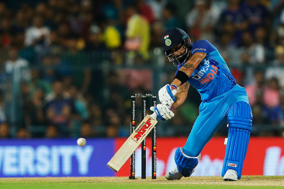 Virat Kohli becomes the first Indian to get to 1⃣1⃣0⃣0⃣0⃣ T20 runs 👏👏

#TeamIndia
#ViratKohli𓃵 
<a href="/imVkohli/">Virat Kohli</a>