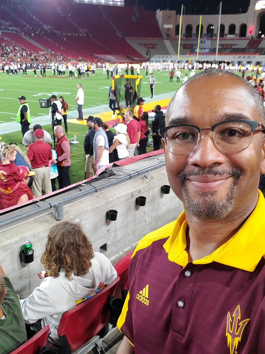 reggieburton's tweet photo. First college football game of the year and first time @lacoliseum in longer than  I can remember.
#ASUvsUSC #pac12afterdark https://t.co/FuhQBQGTCm