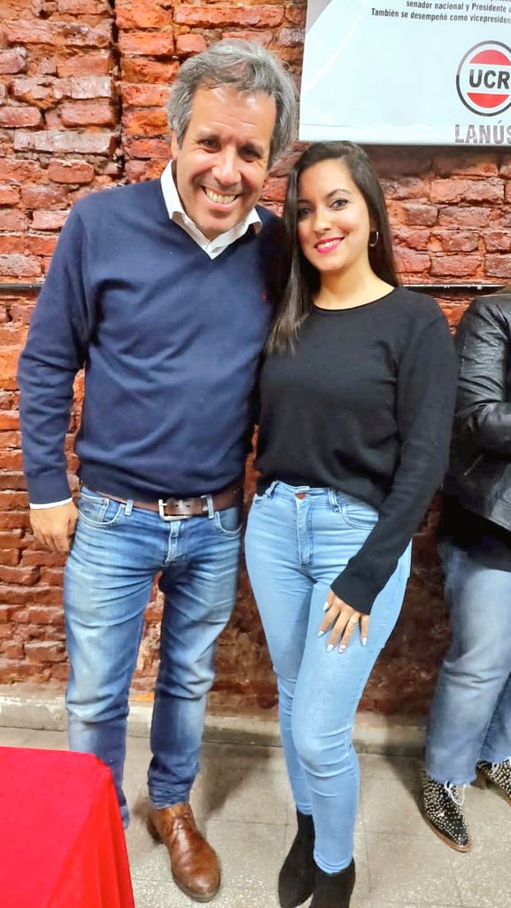 RocioMVG's tweet photo. Recibimos en nuestra casa Radical de #Lanús al Dr. Gastón Manes, Presidente de la Convención Nacional. Nos brindó su experiencia y conocimiento, entendiendo sobretodo que el radicalismo, no es sólo un partido con historia,es un partido con futuro. Gracias por visitarnos @chmanes https://t.co/rUIDPLnYLb