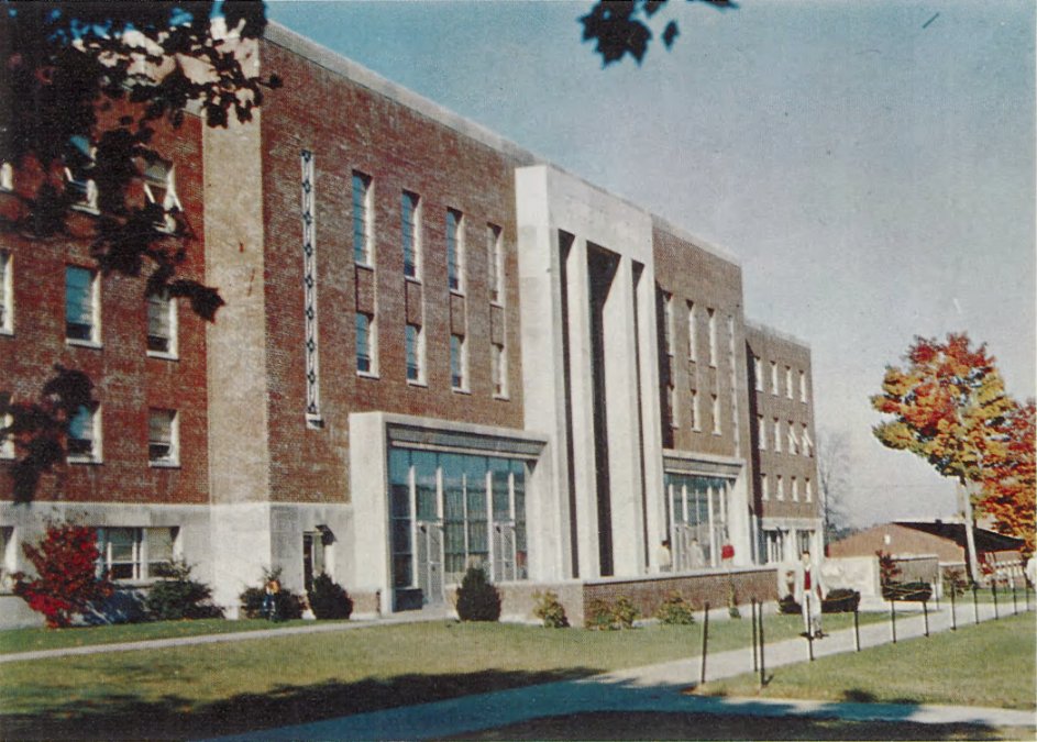 UConn's tweet photo. Fall in the fifties 🍂

📷 Department of Archives &amp; Special Collections/UConn Library https://t.co/dQaos3sU5F
