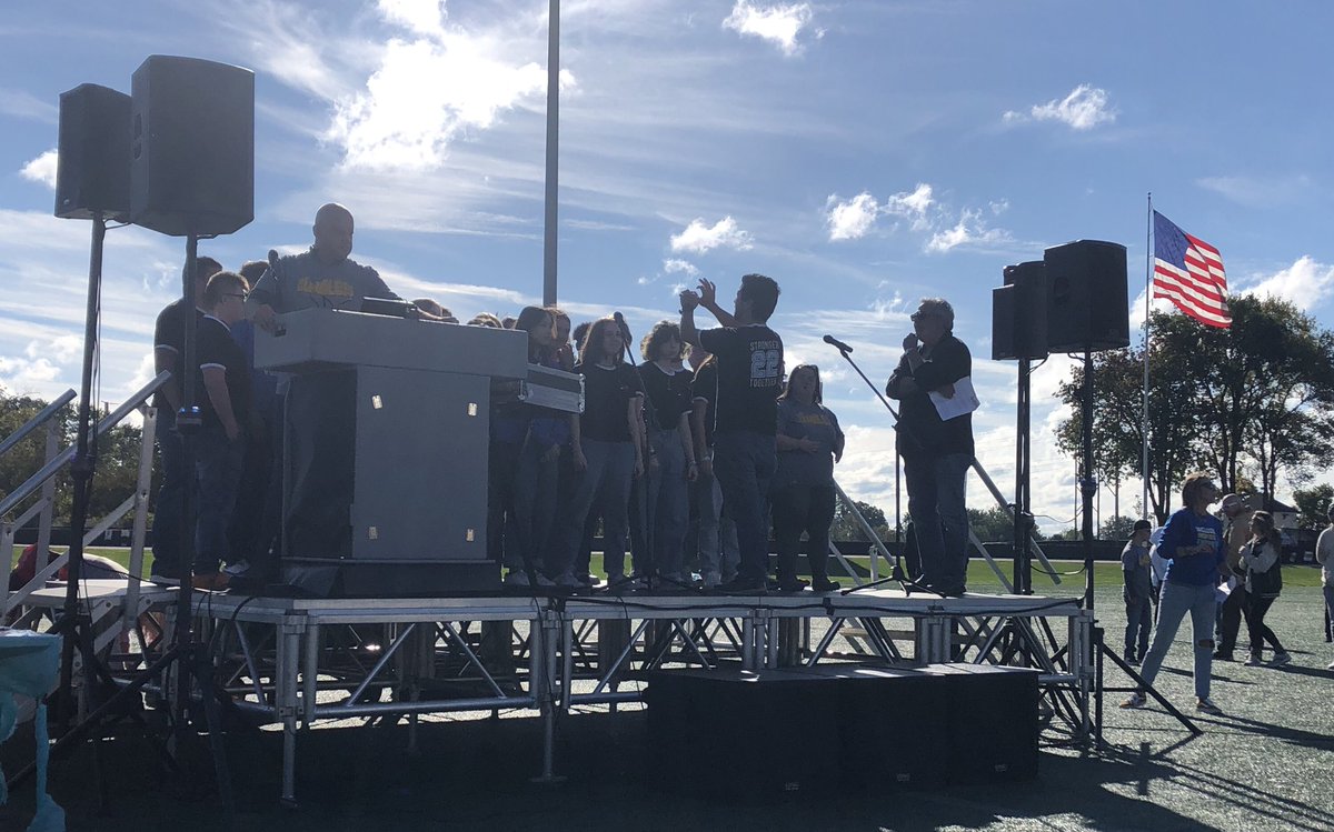 Proud to support our senior members @TeamAlexCbus and #ConnorsCrusaders at today’s <a href="/DSACO_CBus/">DSA of Central Ohio</a> Buddy Walk! Incredible event for incredible people! #foreverberlinpride #inclusionmatters
<a href="/Todd_spinner/">OlentangyBerlinBears</a> @FriendsFbpa <a href="/OlentangySD/">Olentangy Schools</a>