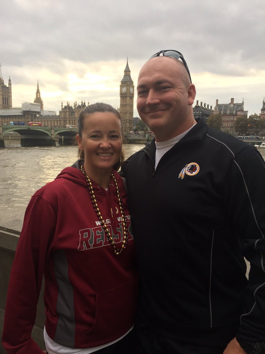 Crystal_Mc_R's tweet photo. #LondonMemories2016 #HTTR #DCTweetTeam #ReadyToGoBack 
First time meeting our UK family in person! #BestTourGuides @labphreak @WFTFemaleFan @run_daz_ride @Peter_Chilton @SkyBlueJay @Neil_Flav @Johannabill84 @LisaBaines47 @NigelGriggs75 @BR_Sniper https://t.co/iLJmV5v4i4