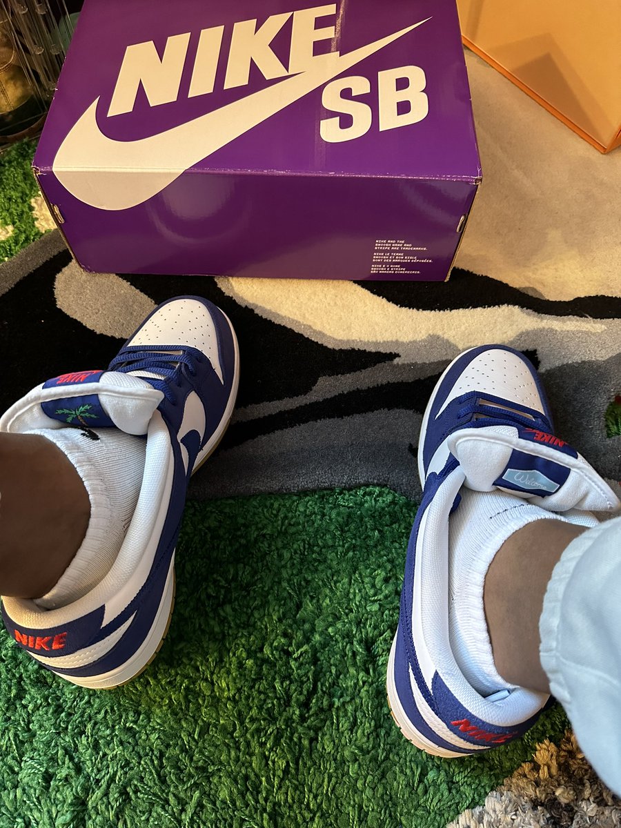 McKnight_Rich's tweet photo. Day 2 of Dunktober #UNDS #SBDunk #LADodgers #DeepRoyalBlue https://t.co/0asw0gw0hh