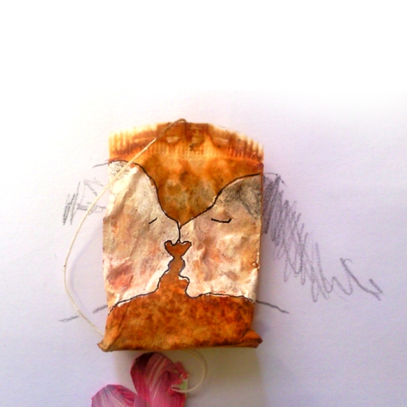 githas's tweet photo. @womensart1 Love it. Also, I painted 365 teabags in one year in my teaarts blog, back in 2012 #teaart https://t.co/rKEXl2QXU2 https://t.co/GsEpjp1jWg