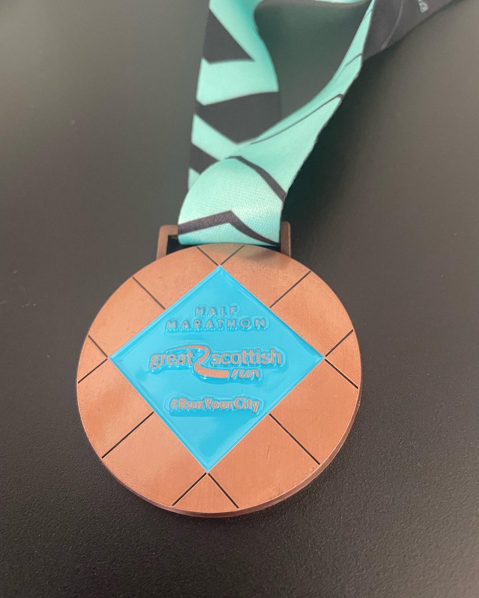 RFC72's tweet image. Well earned medal today at #GreatScottishRun I was slightly behind my target time and nursed a sore groin all the way round but still made it and another one for my collection 🏃🏻‍♂️