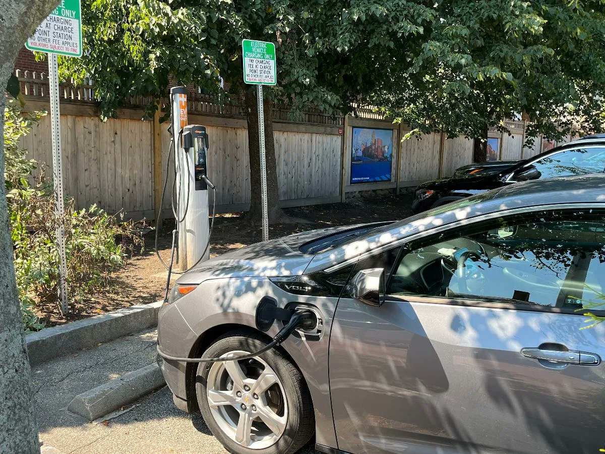 It’s important to digest the difference between levels of chargers, so you can make informed decisions. 

How Should You Prepare Ahead To Charge A New EV? cleantechnica.com/2022/09/29/how…