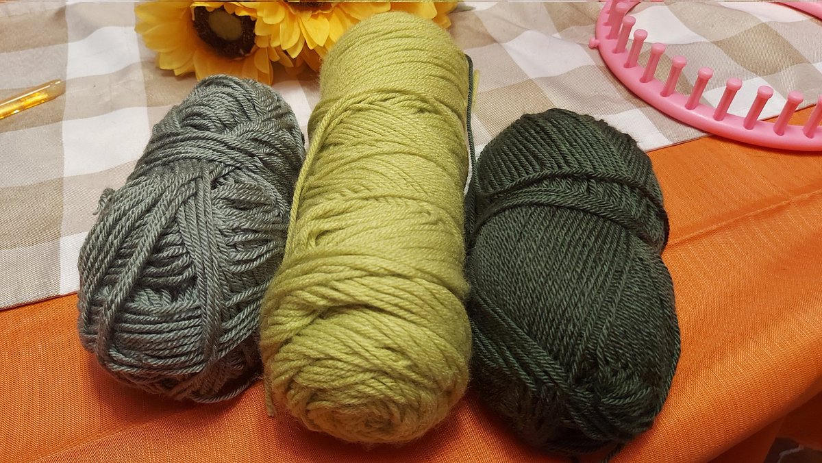 hatswithpurpose's tweet photo. Greens 💚
#yarnhoarder #yarnlove #yarnaddict #yarnfriends #yarnhaul  #yarn #yarntok #craftroom #crocheting #crochet #craft #crochetaddict #crafts #crafting #crafty #crochetaddict #crochet #chrochetlove #loomknit #loomweaving #knitting #loomknittingaddict https://t.co/QFzK8Ud0Ro