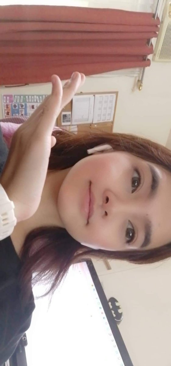 S1mpleJoshua's tweet photo. I'll pin muna yung cute na UI/UX Designer na crush ko 🥲 https://t.co/s26a0PvSkR