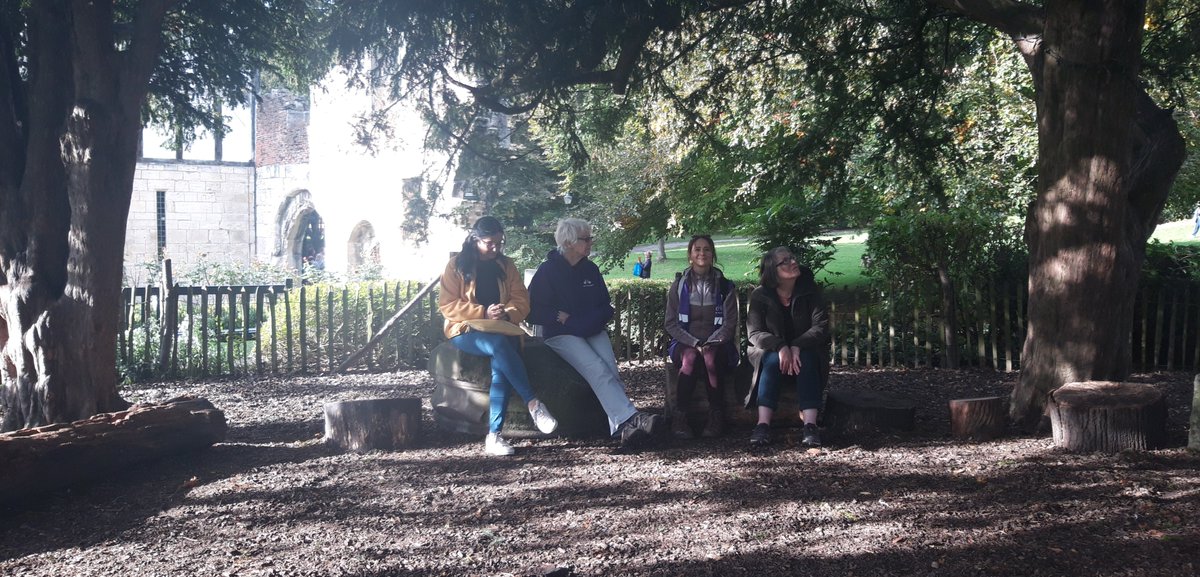 YorkBikeBelles's tweet photo. Thanks to everyone who came on our #RemarkableTrees Walk! Here we are enjoying an ancient Plane, the Pear Barked Beech, and a chilled moment of sun and wedding music in the @MuseumGardens. #NatureTime https://t.co/jLMSfUk642