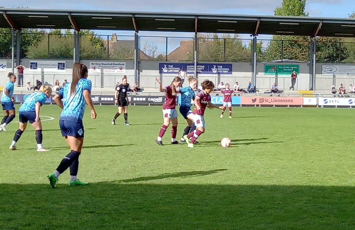 PaulDonegan1980's tweet photo. Finished @LC_Lionesses 2 @westhamwomen 2. West Ham won pens 10-9 to get extra point in the #ContiCup today. Heuchan gave LCL lead in 24th min. Ewens doubled their advantage in 61st min. Asseyi got goal back for WHU in 66th min. Brynjarsdottir equalised in injury time. #LCLWHU https://t.co/5WlTYD7ZNc