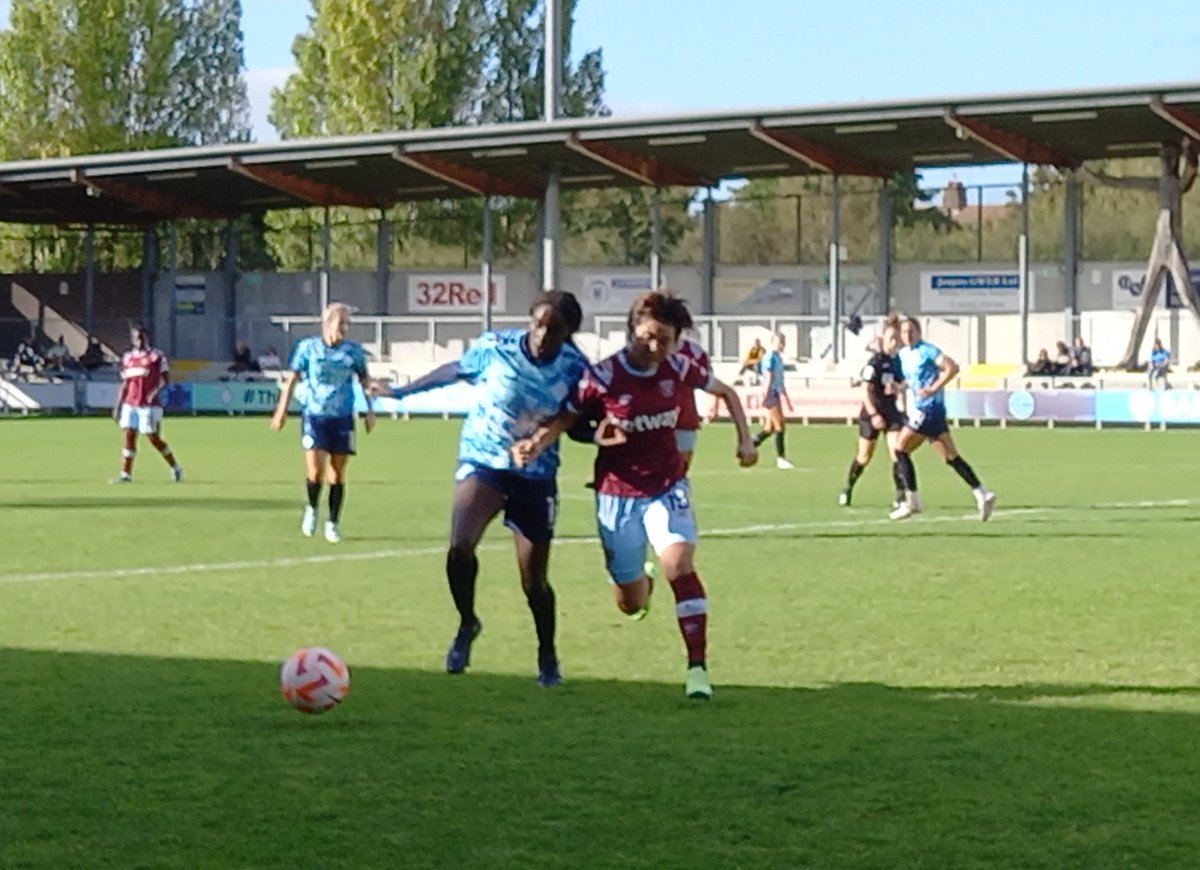 PaulDonegan1980's tweet photo. Finished @LC_Lionesses 2 @westhamwomen 2. West Ham won pens 10-9 to get extra point in the #ContiCup today. Heuchan gave LCL lead in 24th min. Ewens doubled their advantage in 61st min. Asseyi got goal back for WHU in 66th min. Brynjarsdottir equalised in injury time. #LCLWHU https://t.co/5WlTYD7ZNc