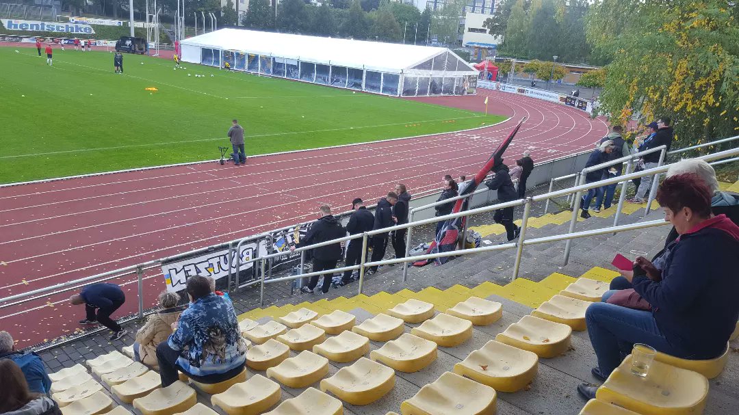 FreitalonTour's tweet photo. BAUTZEN vs BISCHOFSWERDA 0:1
Oberliga
Z: 860
Völlig verdienter Sieg gegen den Senf #sgd1953 #ftlot #ontour #bautzen #schiebock #oberliga #fightergirl #tina #immermituns https://t.co/G6L48A4NHa