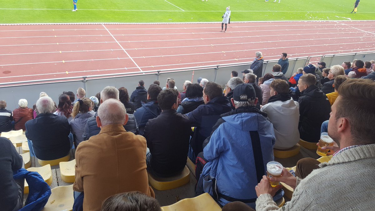 FreitalonTour's tweet photo. BAUTZEN vs BISCHOFSWERDA 0:1
Oberliga
Z: 860
Völlig verdienter Sieg gegen den Senf #sgd1953 #ftlot #ontour #bautzen #schiebock #oberliga #fightergirl #tina #immermituns https://t.co/G6L48A4NHa