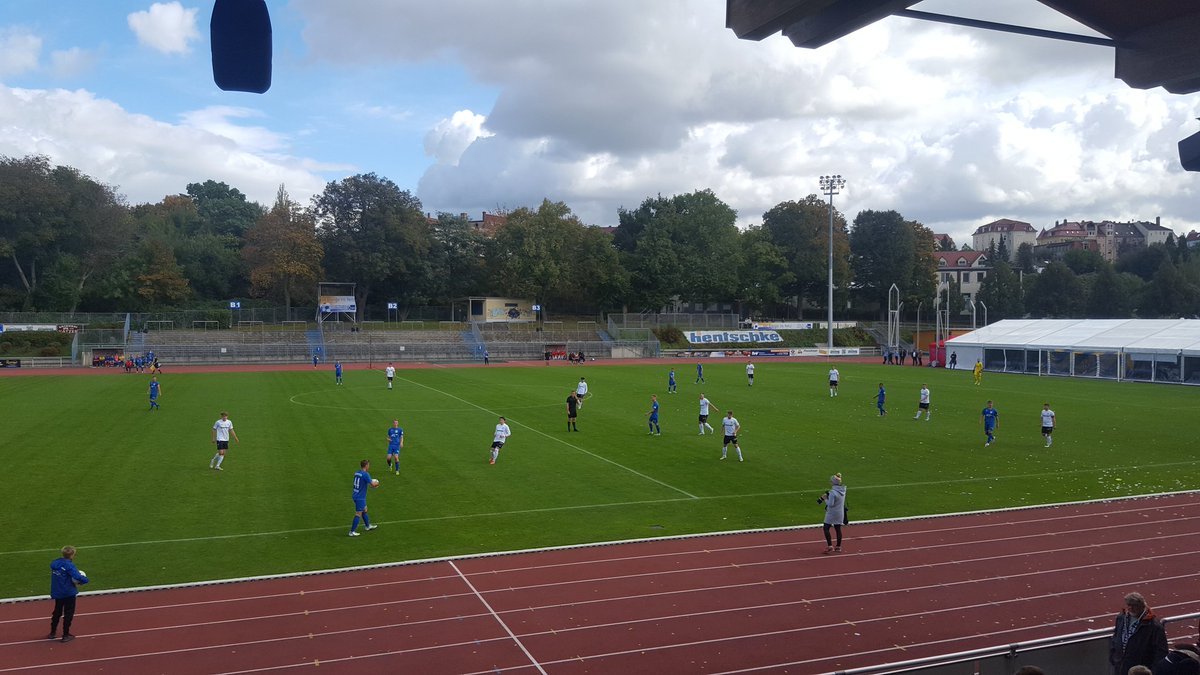 FreitalonTour's tweet photo. BAUTZEN vs BISCHOFSWERDA 0:1
Oberliga
Z: 860
Völlig verdienter Sieg gegen den Senf #sgd1953 #ftlot #ontour #bautzen #schiebock #oberliga #fightergirl #tina #immermituns https://t.co/G6L48A4NHa