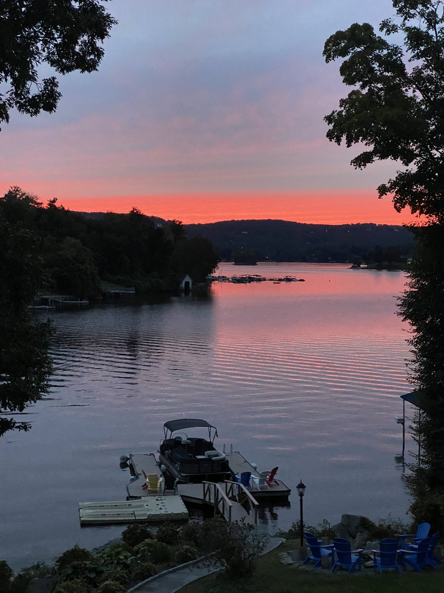 crod11218's tweet photo. Weekend getaway!

#PartyOfEight
#FallFun https://t.co/hAhgMHA4GK