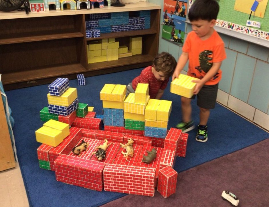 donnahaidle's tweet photo. When children construct, create, and represent their experiences with blocks, they are developing cognitive, math, science, physical, language, and social-emotional skills. Learning through play in @donnhaidle 's class @IndianTrailDG58,  #dg58pride.  https://t.co/jkJApwZPcj https://t.co/OX4LKGVeay