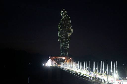 Yari2k29's tweet photo. గుజరాత్ లో వెలుగులు చూసి దేశం మొత్తం సంబర పడిపోవాలి. అంతె గాని మిగతా రాష్ట్రాల పరిస్థితి మీకు అనవసరం. అభివృద్ధి వికేంద్రీకరణ సాధ్యమేనా మన దేశంలో మీ ప్రభుత్వం తొ.
#wakeupindia
#saveindia
#worstbjp https://t.co/Tdg9x7d4Ur