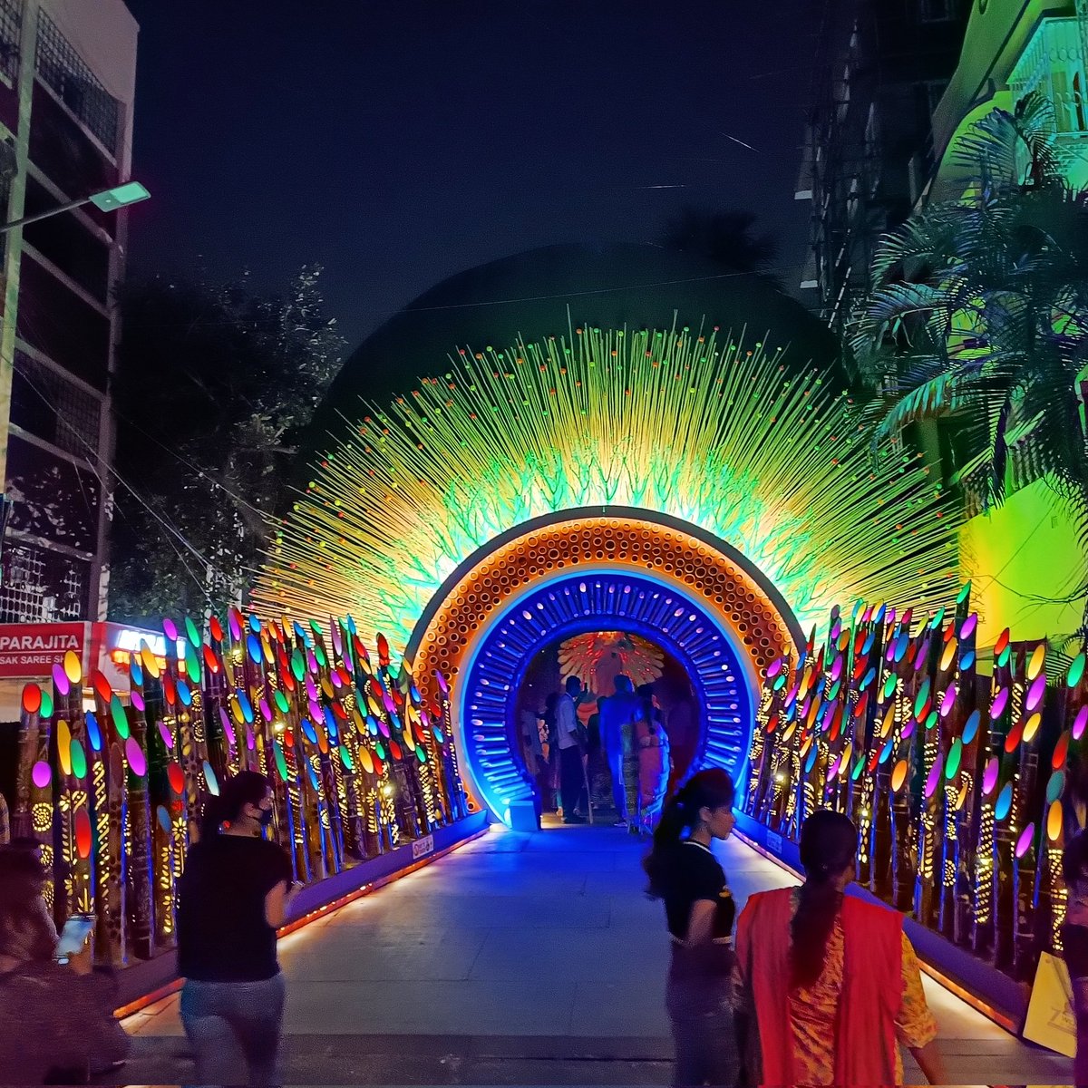 donbratman's tweet photo. Long time no tweet I know, but excited to see my first ever Durga Puja in Kolkata!! https://t.co/CzYp4s17tv