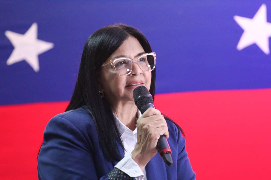 Gobernadora @soykarinacarpio reconoce la labor de los medios de comunicación alternativos “estamos haciendo lo posible para que este programa sea escuchado en todos los municipios del estado” #AraguaesEducacion