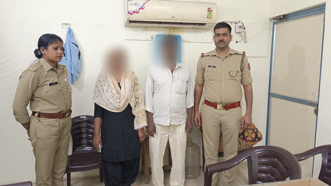 परिजनों की डांट से नाराज होकर गई युवती को थाना फेस 3 पुलिस द्वारा सर्विलांस की मदद से मात्र 2 घंटे में तलाश कर सकुशल परिजनों के सुपुर्द किया। @CP_Noida @Uppolice @noidapolice @DCPCentralNoida