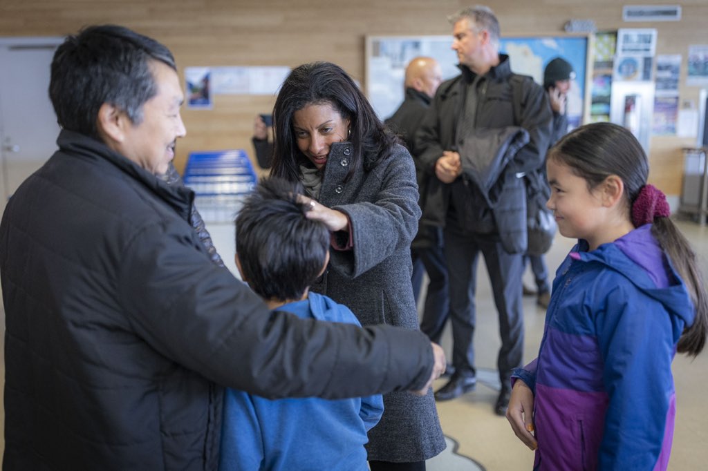 DomAnglade's tweet photo. Tout juste arrivée à Kuujjuaq avec @tunu_napartuk. Très heureuse de terminer la campagne dans #Ungava. #qc2022 https://t.co/nDz5cdSCS9
