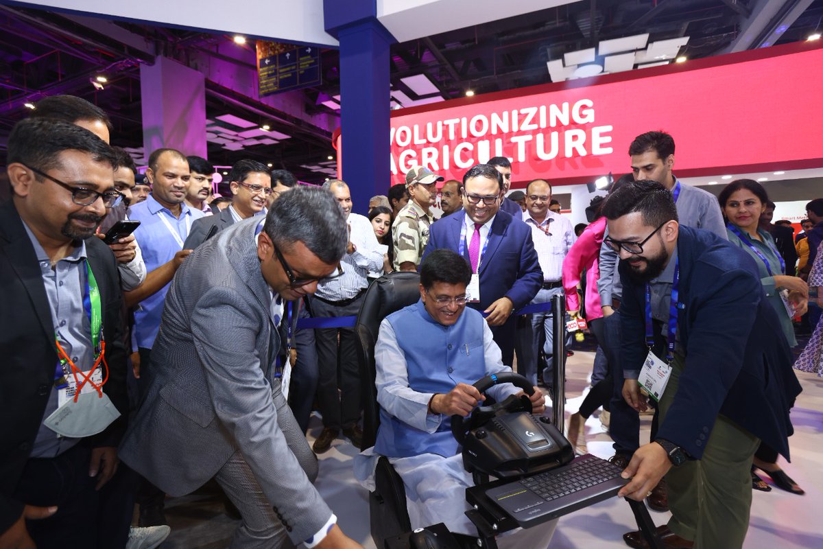 We are pleased to host <a href="/PiyushGoyal/">Piyush Goyal</a> at #IMC2022 🇮🇳 today as he experienced 5G in action at the Ericsson stand.

Visit the Ericsson booth to discover how we are unlocking new possibilities of #5G

<a href="/exploreIMC/">India Mobile Congress</a> #5GinIndia #EricssonAtIMC