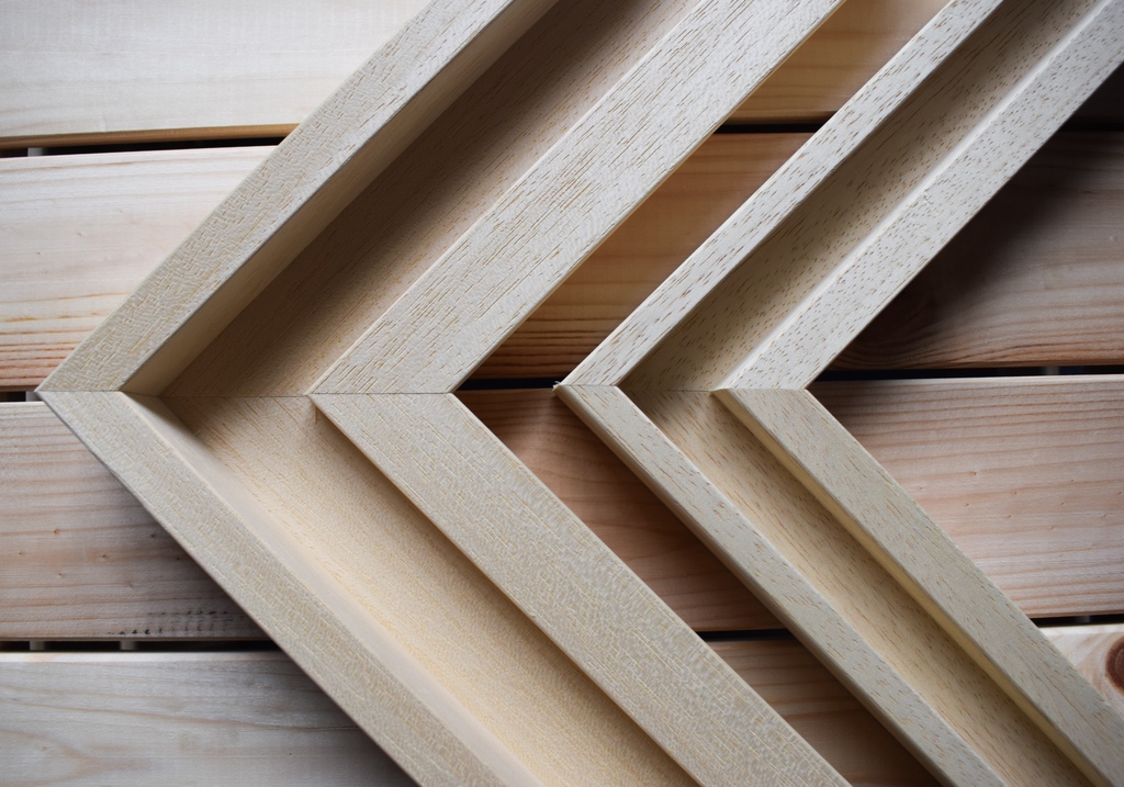 FlagshipFraming's tweet photo. We have a new Raw profile! These brand new Chunky St Ives are available in raw untreated timber, ready for you to add your own finishes and unleash your creativity on.

#Flagshipframing #bespokeframing #customframing #pictureframes #wallart #pictureframing #pictureframe https://t.co/Gfn5UbFtRd