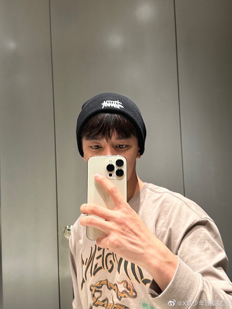 [ย้อนหลัง 29.09.2022]

-XiaZhiguang weibo update -

ฤดูกาลใส่หมวกไหมพรมมาถึลอีกแล้ว

 #XiaZhiguang #夏之光 #เซี่ยจือกวง