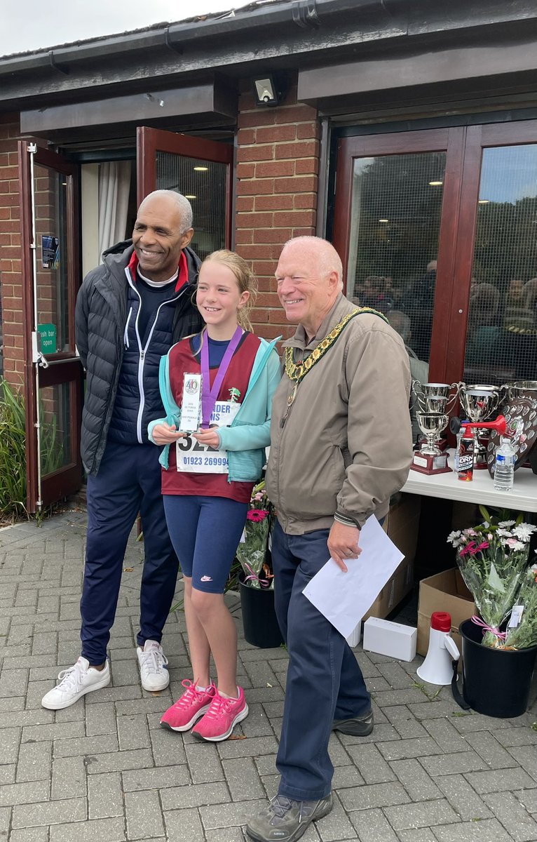 SwintonMrs's tweet photo. Huge congratulations to three of our year 6 children who won ๐ฅโFirst Boyโ๐ฅโSecond Girl and ๐ฅโThird Girlโ in the 3k race this morning! @AbbotsPrimary @StanwayMr @Y6Wells #toughten #runforfun #3K https://t.co/c7RBFeOIda