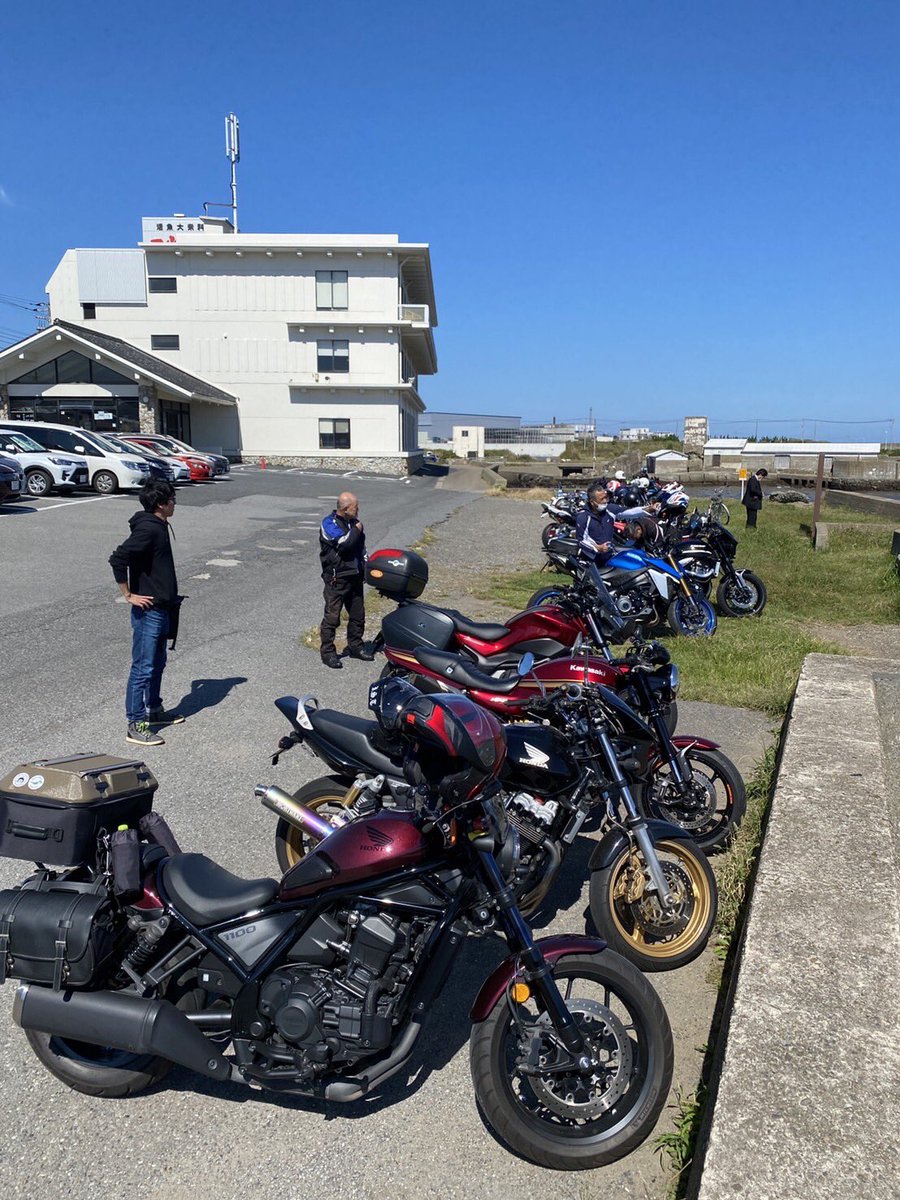 1100DCT's tweet photo. 今日は快晴の中銚子港にツーリング🏍
YouTubeなどで気になってたいけすにお邪魔しました😋 https://t.co/zKj8y4wb08